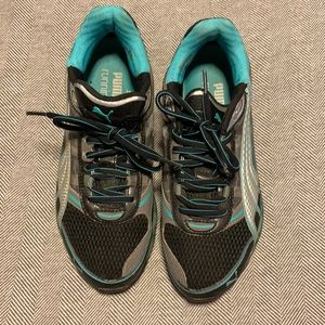 Puma 10 cell running shoes in black/gray/teal